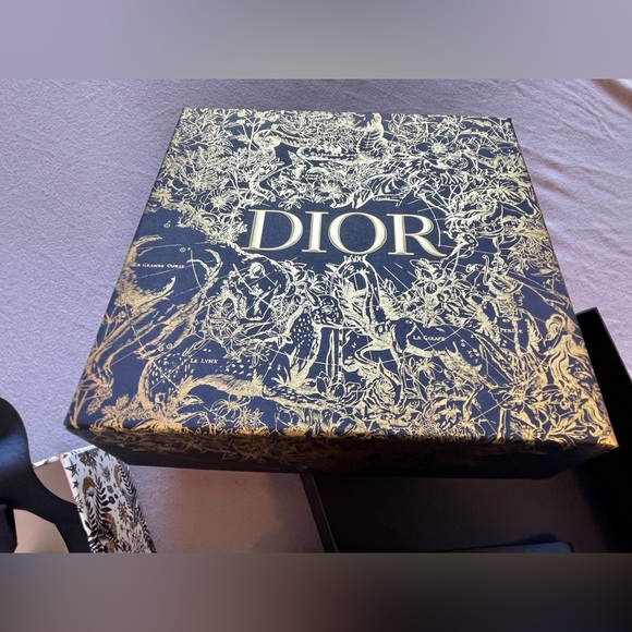 Dior holiday boxes with ribbons - Picture 6 of 12